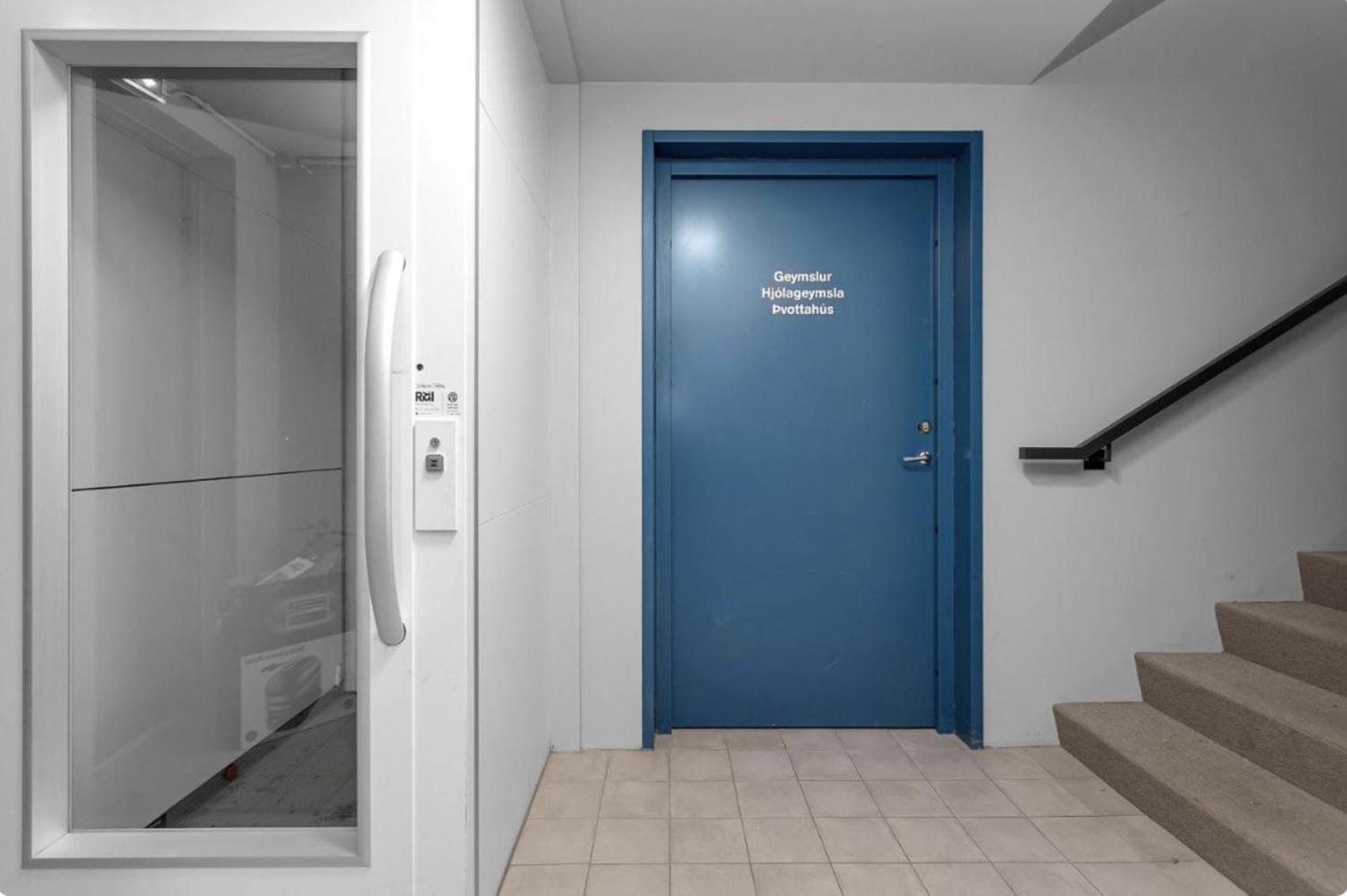 Cheerful Down Town Apartment Рейкьявик Экстерьер фото